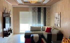 Big Luxury Apartment Near Airport